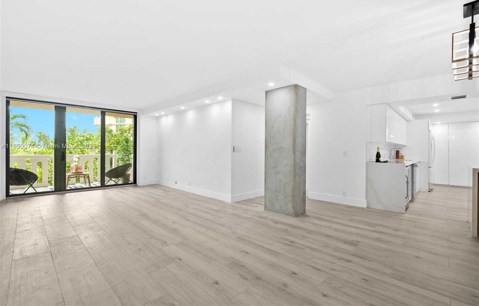 Small Image of 1121 CRANDON BLVD #D304, Key Biscayne Number 9