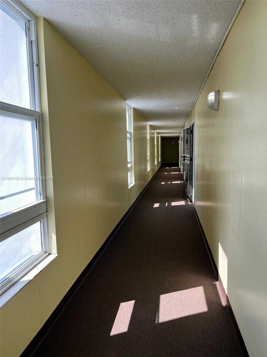 Small Image of 9682 FONTAINEBLEAU BLVD #401, Miami Number 12