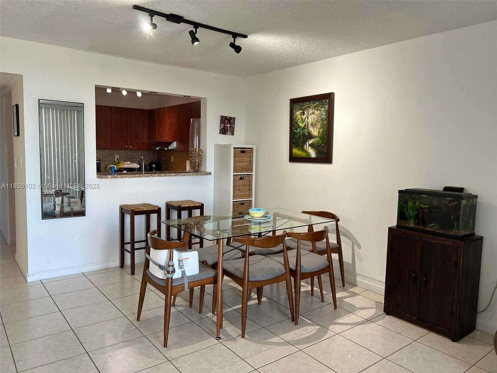 Small Image of 9682 FONTAINEBLEAU BLVD #401, Miami Number 16
