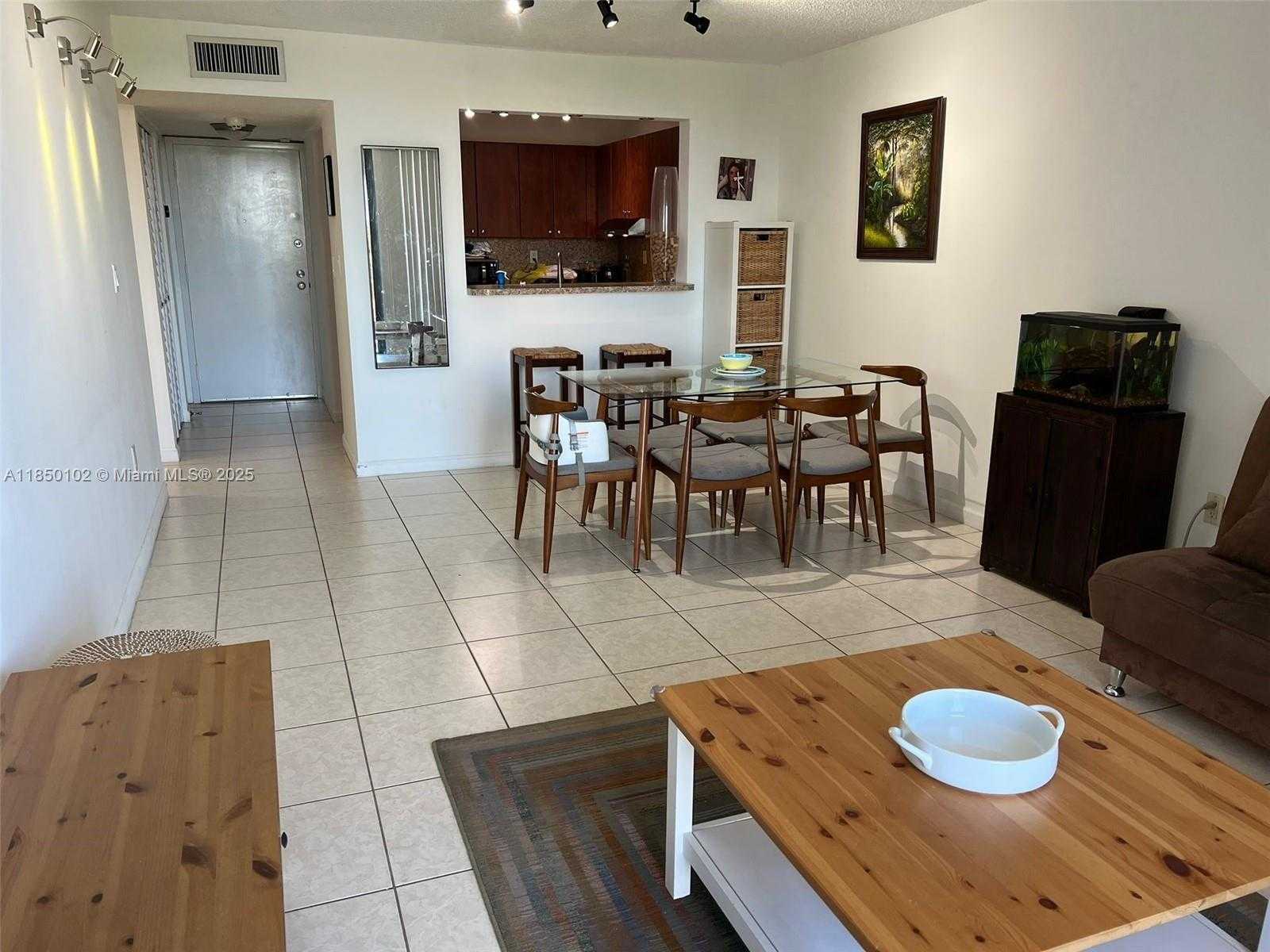 Small Image of 9682 FONTAINEBLEAU BLVD #401, Miami Number 17