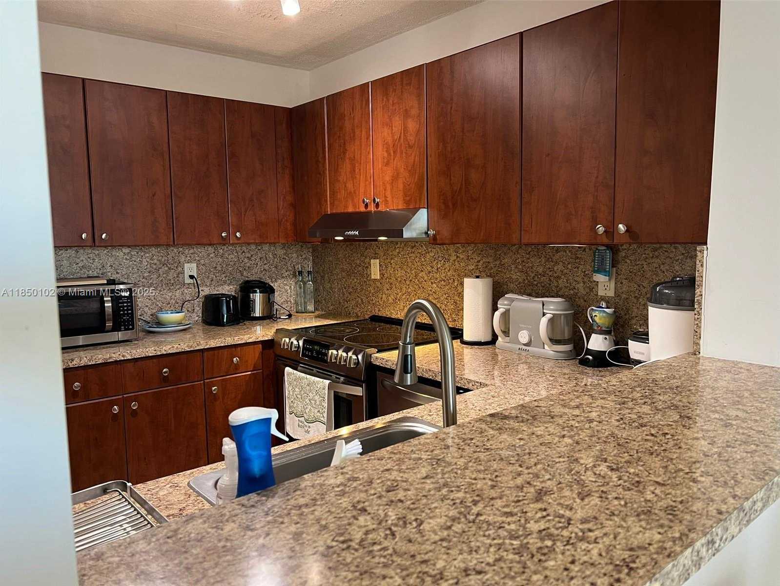 Small Image of 9682 FONTAINEBLEAU BLVD #401, Miami Number 18