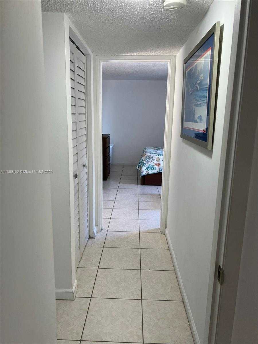 Small Image of 9682 FONTAINEBLEAU BLVD #401, Miami Number 24