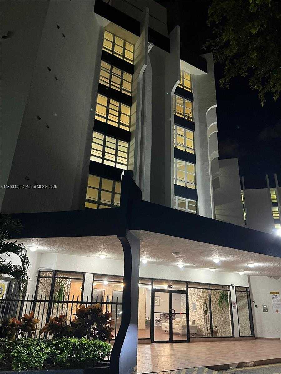 Small Image of 9682 FONTAINEBLEAU BLVD #401, Miami Number 32