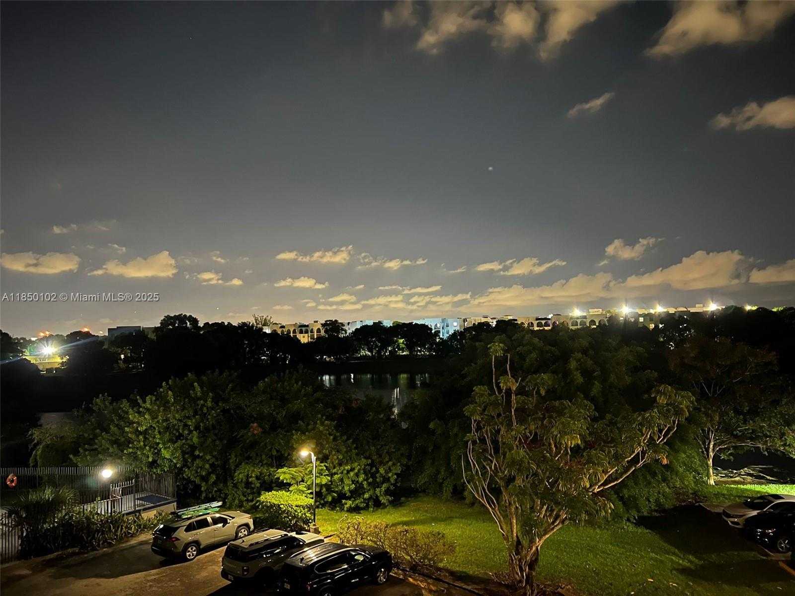 Small Image of 9682 FONTAINEBLEAU BLVD #401, Miami Number 35