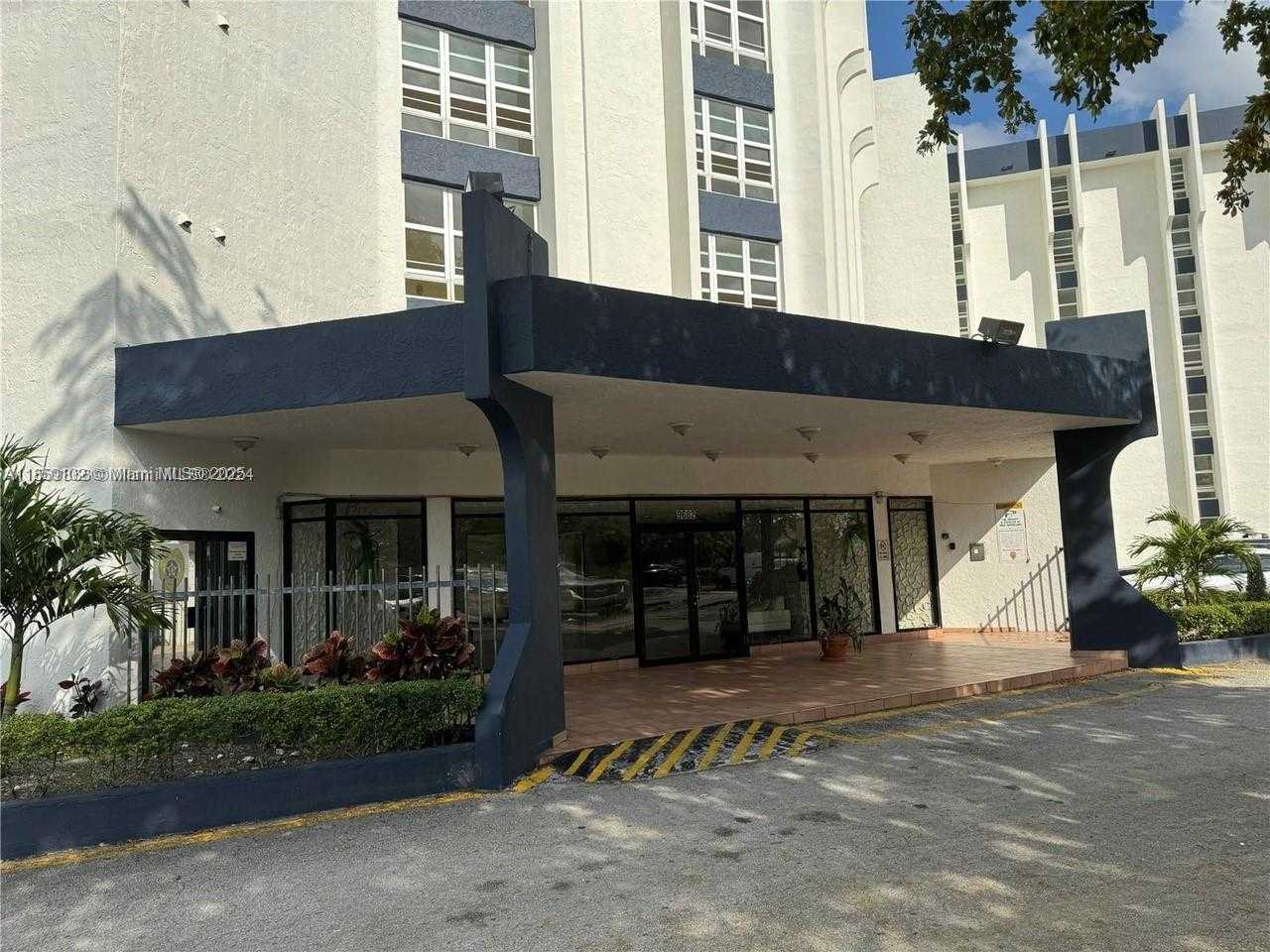 Small Image of 9682 FONTAINEBLEAU BLVD #401, Miami Number 6