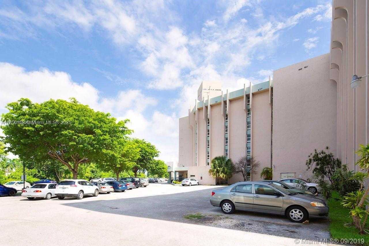 Small Image of 9682 FONTAINEBLEAU BLVD #401, Miami Number 7