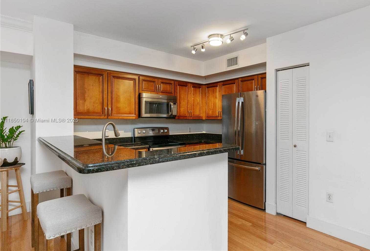 Small Image of 1900 VAN BUREN ST #317B, Hollywood Number 7