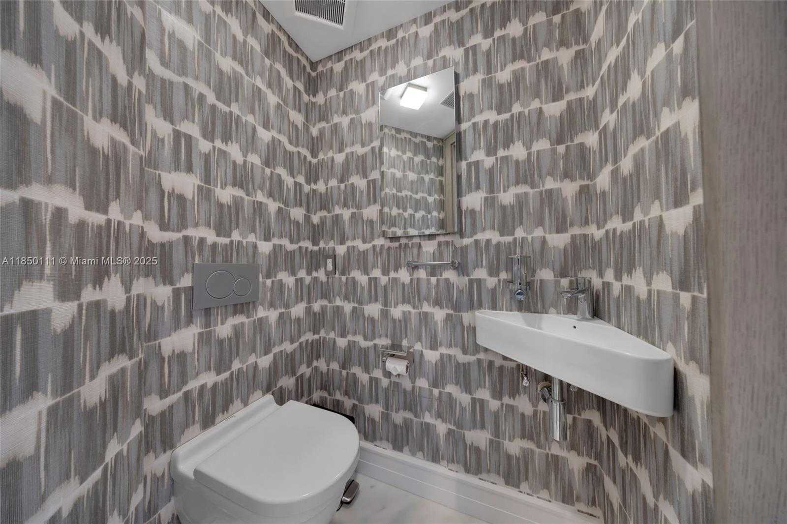 Small Image of 9801 COLLINS AVE #PH11 Great Renovation, Bal Harbour Number 12
