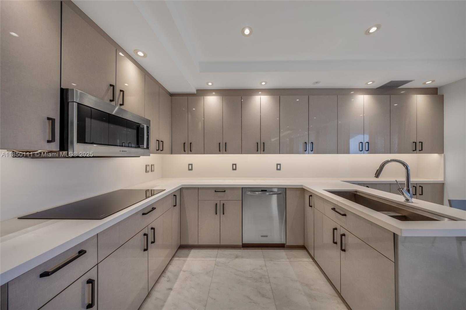 Small Image of 9801 COLLINS AVE #PH11 Great Renovation, Bal Harbour Number 17