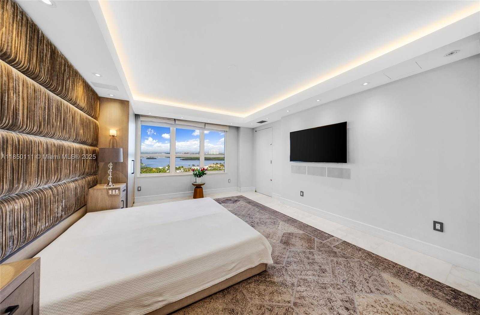 Small Image of 9801 COLLINS AVE #PH11 Great Renovation, Bal Harbour Number 20