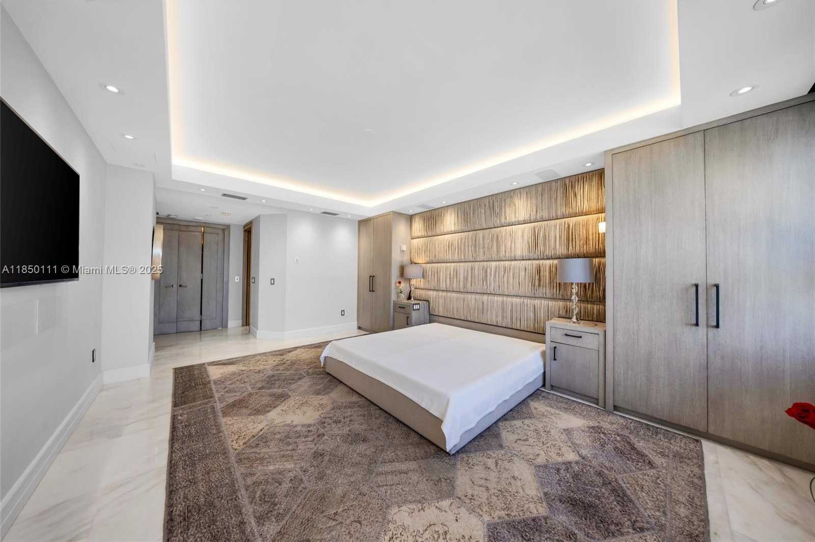 Small Image of 9801 COLLINS AVE #PH11 Great Renovation, Bal Harbour Number 21