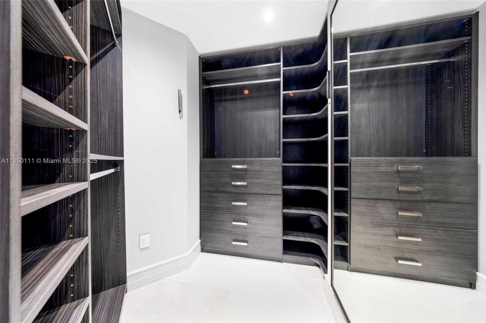 Small Image of 9801 COLLINS AVE #PH11 Great Renovation, Bal Harbour Number 23