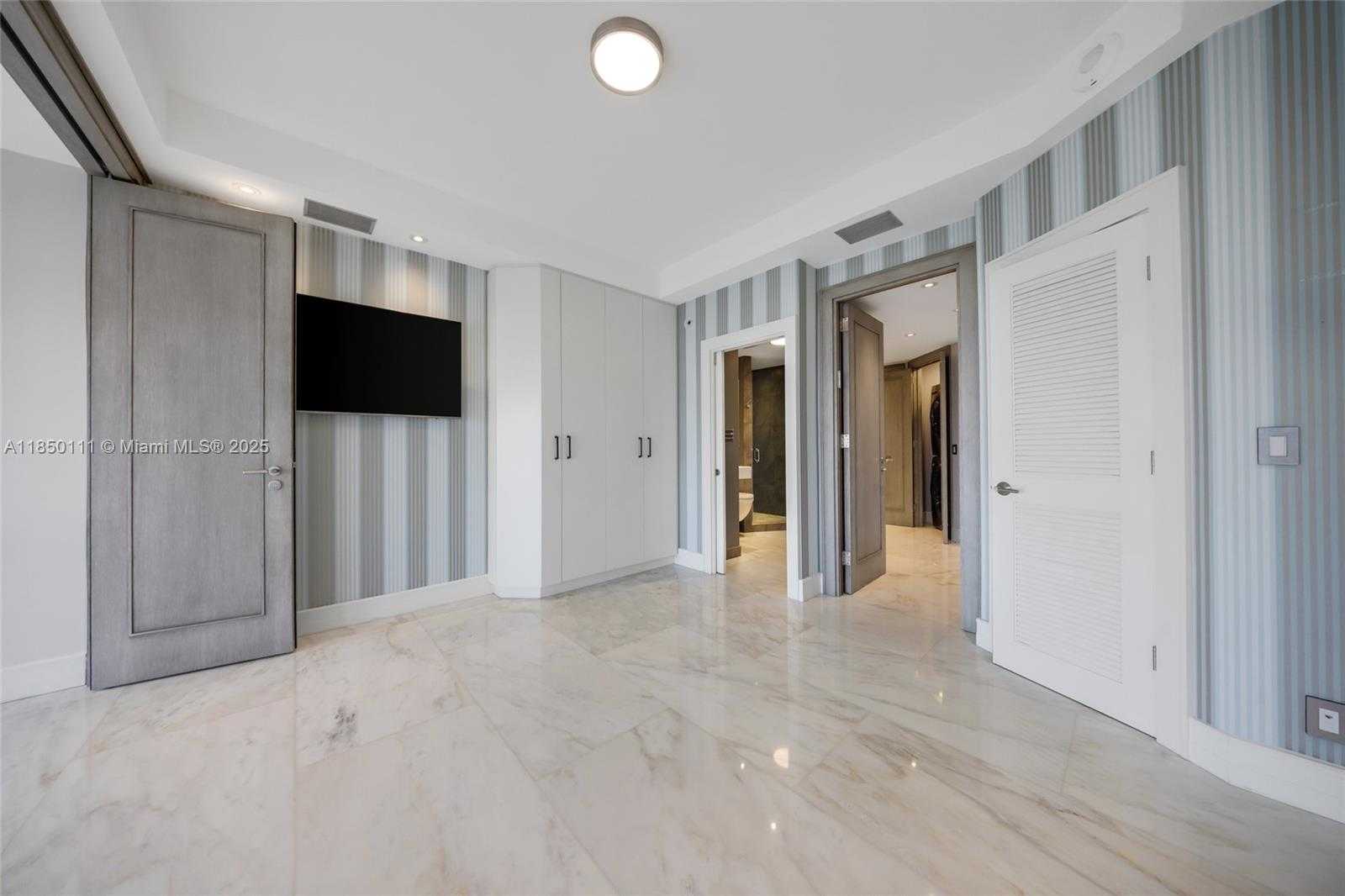 Small Image of 9801 COLLINS AVE #PH11 Great Renovation, Bal Harbour Number 30