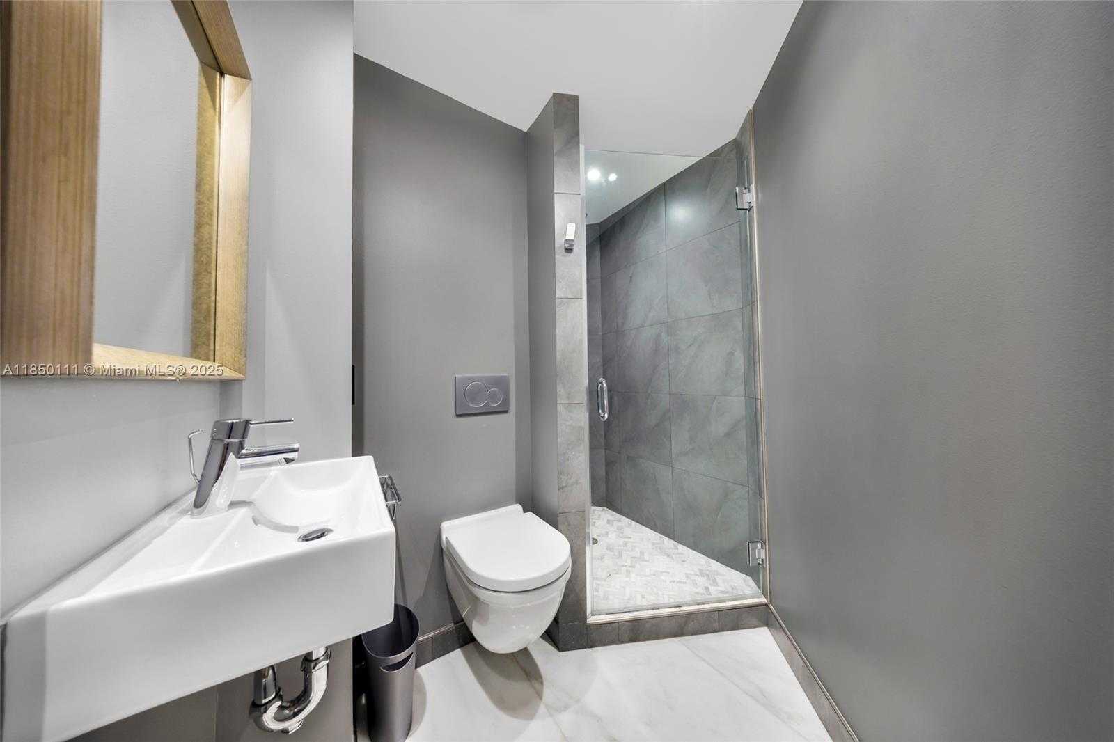Small Image of 9801 COLLINS AVE #PH11 Great Renovation, Bal Harbour Number 35