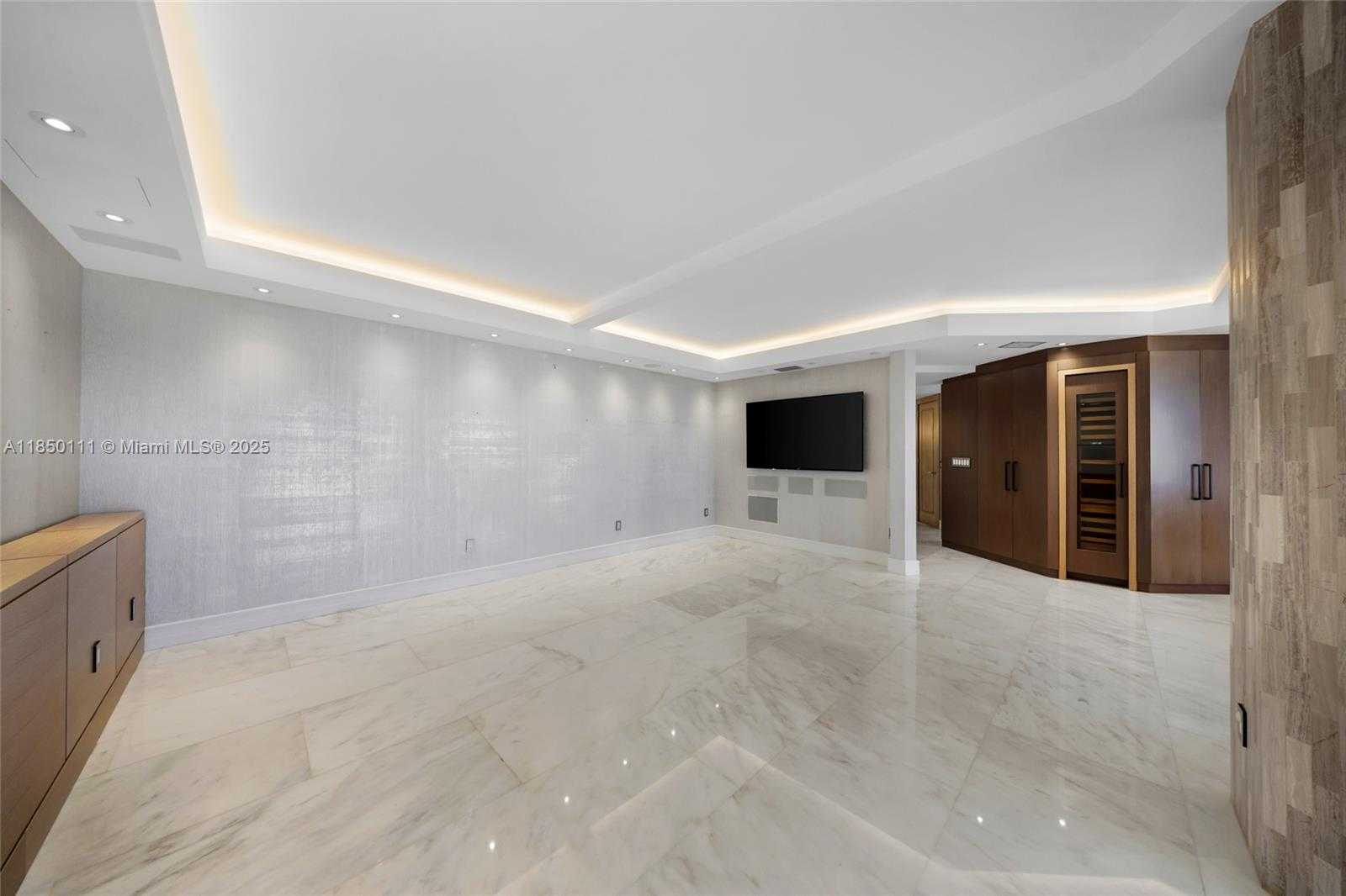 Small Image of 9801 COLLINS AVE #PH11 Great Renovation, Bal Harbour Number 6