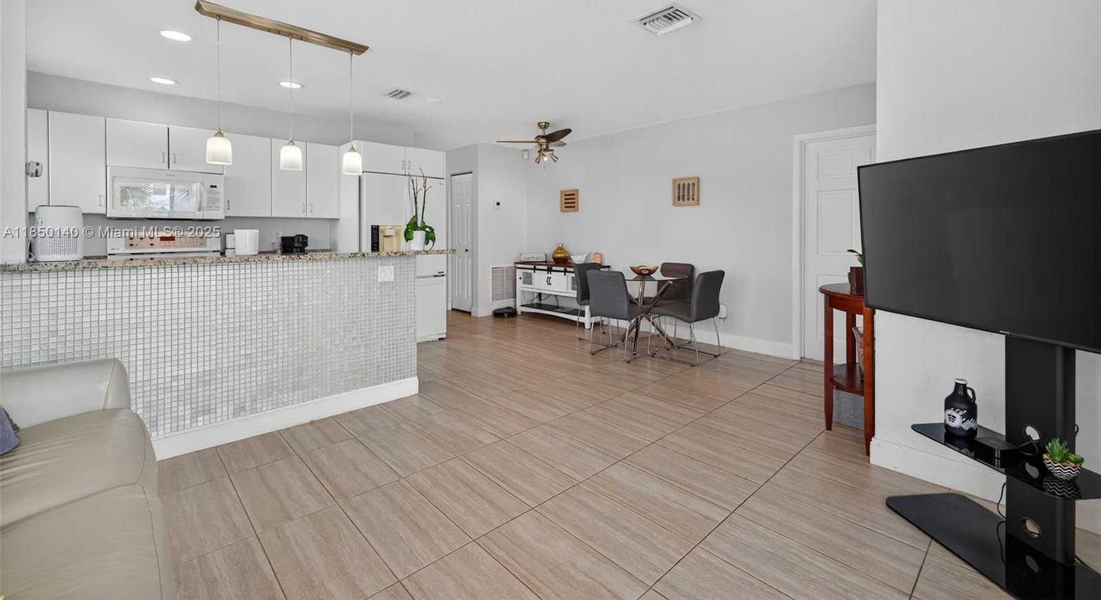 Small Image of 2715 NORTH EAST 49TH ST #309, Fort Lauderdale Number 11