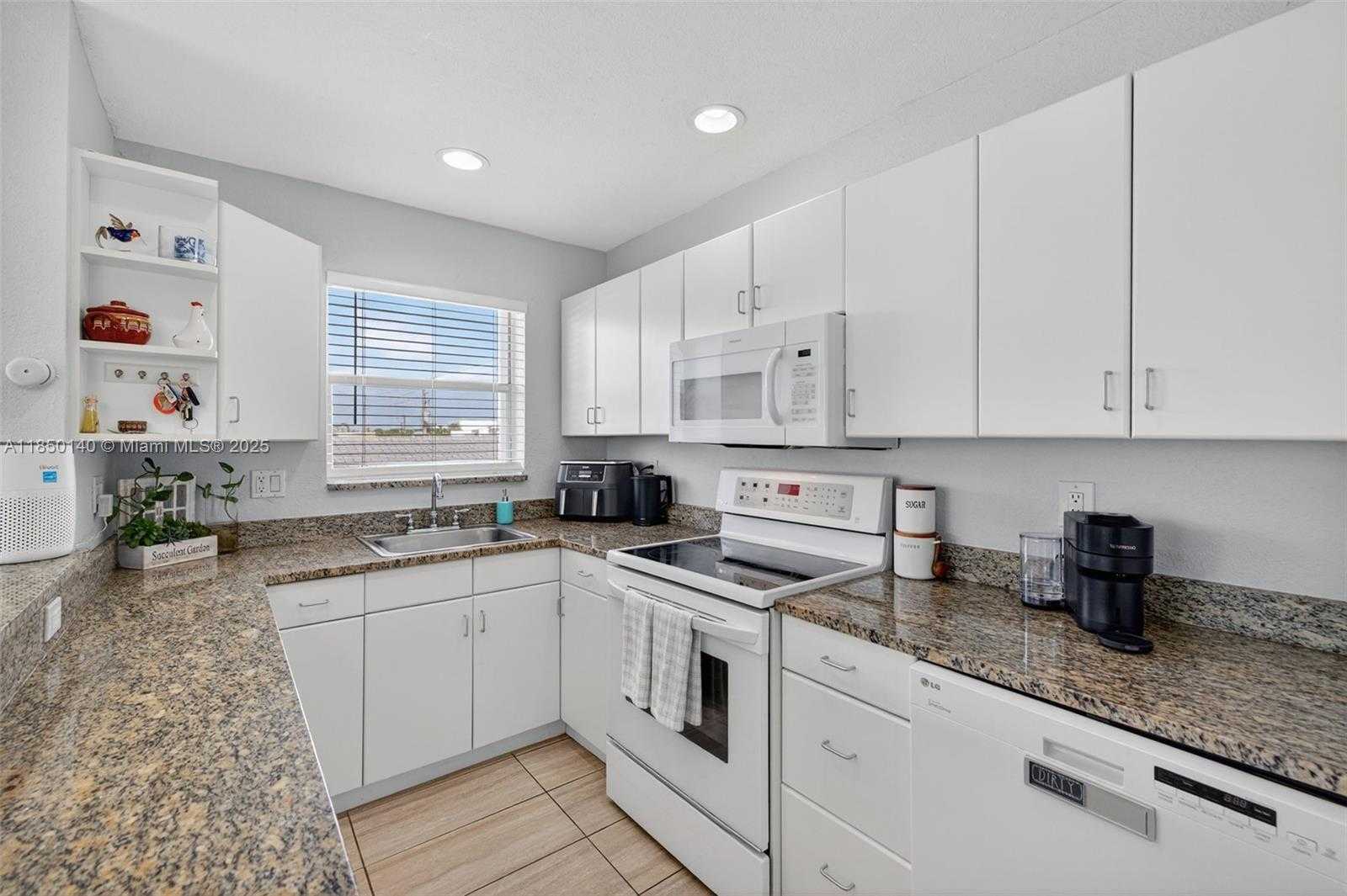 Small Image of 2715 NORTH EAST 49TH ST #309, Fort Lauderdale Number 16