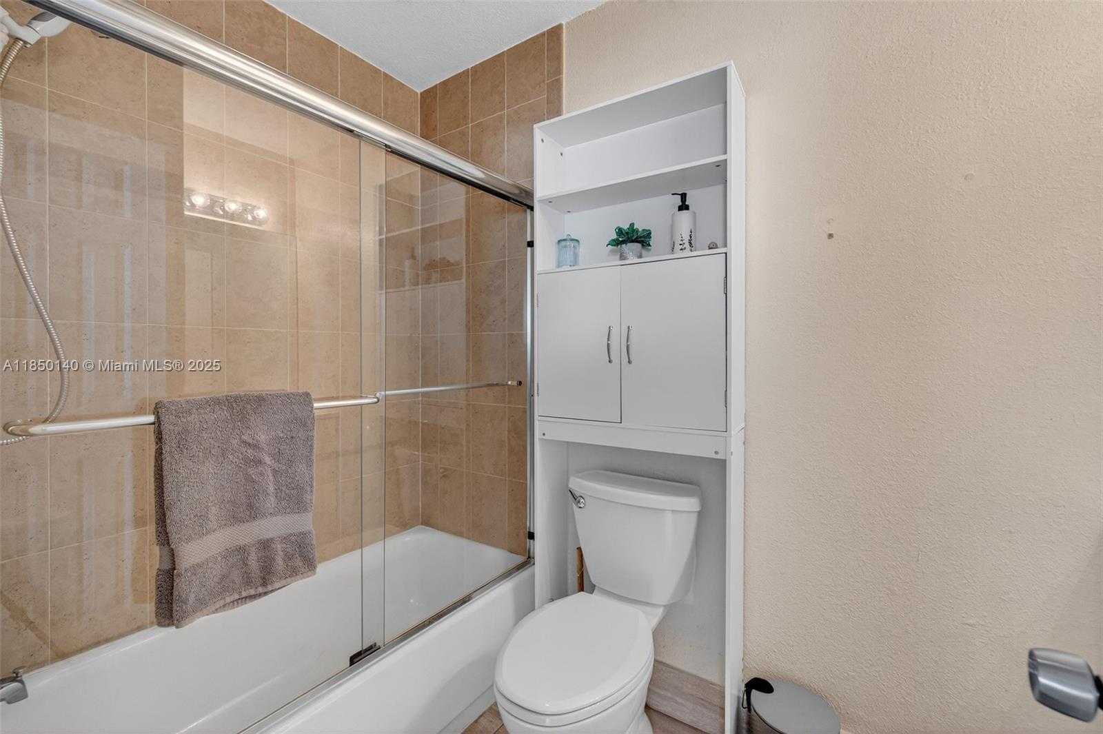 Small Image of 2715 NORTH EAST 49TH ST #309, Fort Lauderdale Number 31