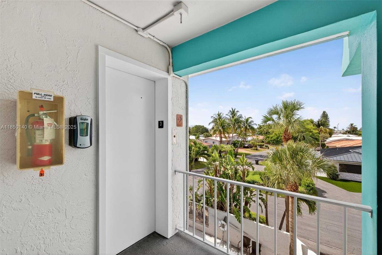 Small Image of 2715 NORTH EAST 49TH ST #309, Fort Lauderdale Number 6