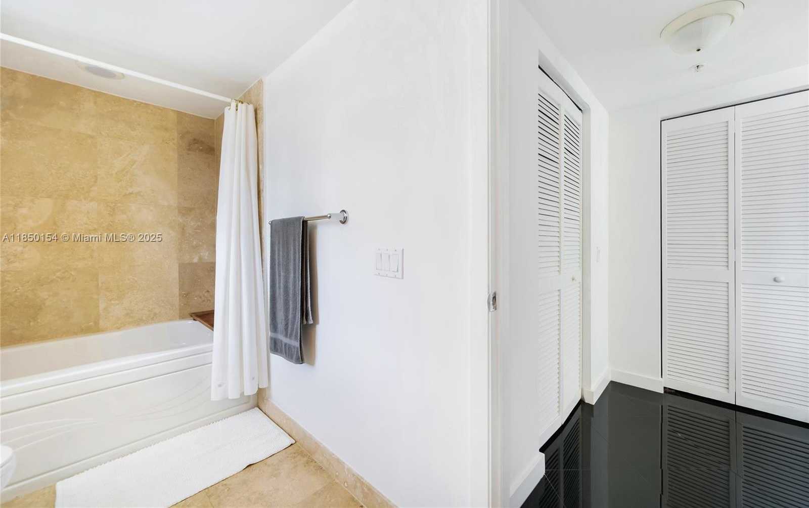 Small Image of 41 SOUTH EAST 5TH ST #1116, Miami Number 15