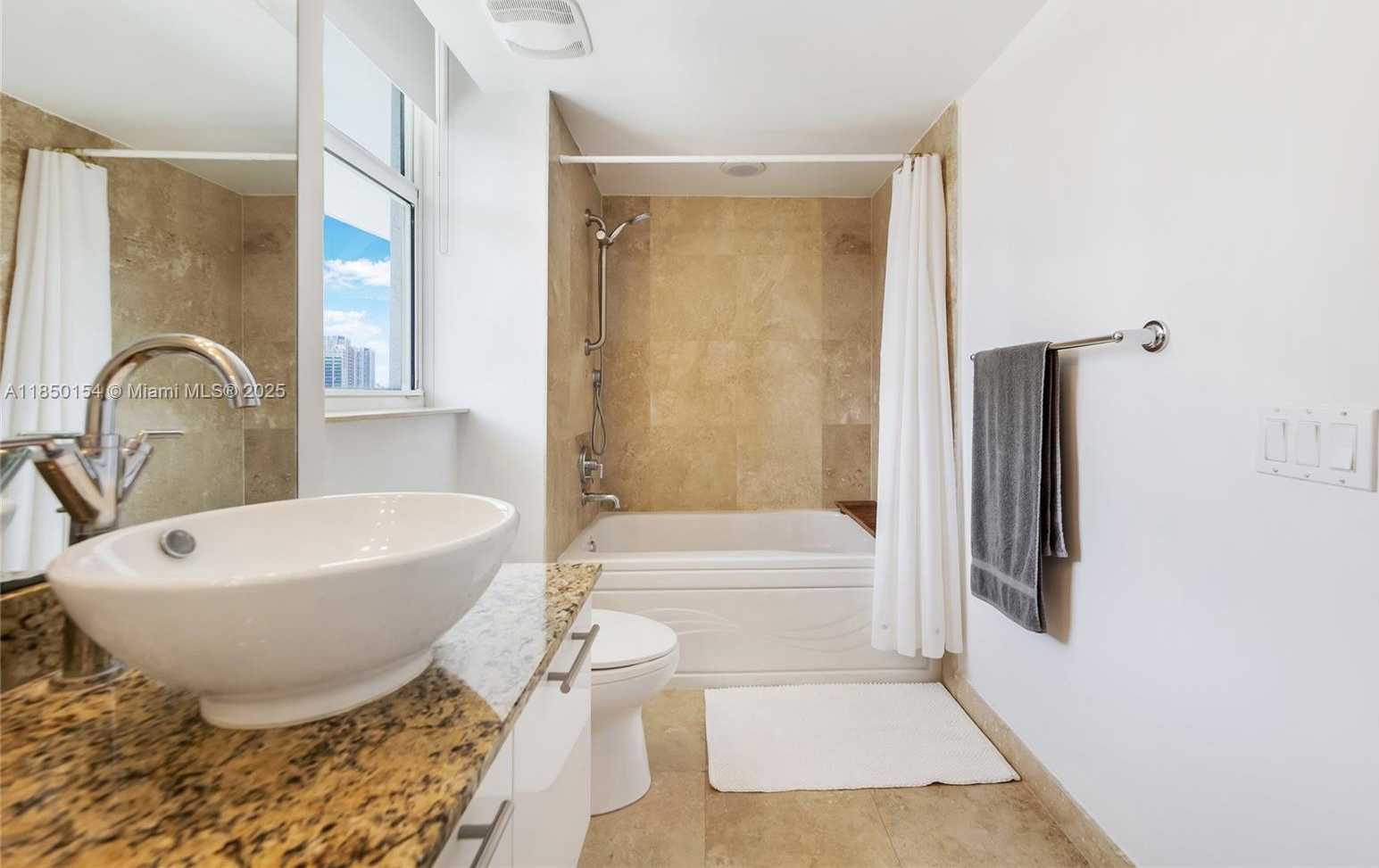 Small Image of 41 SOUTH EAST 5TH ST #1116, Miami Number 16