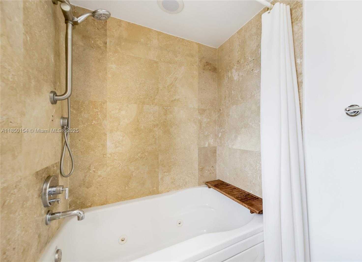 Small Image of 41 SOUTH EAST 5TH ST #1116, Miami Number 18