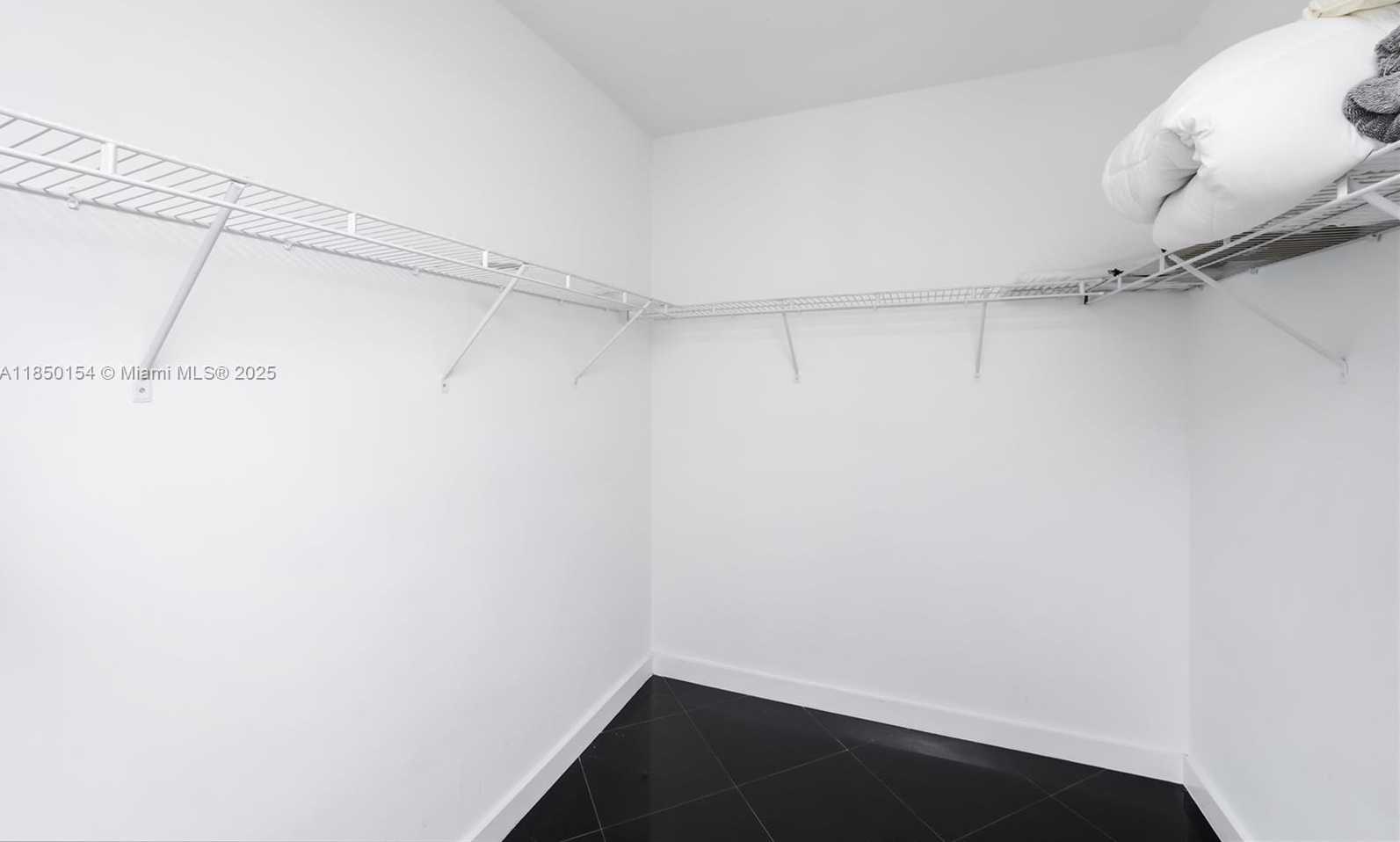 Small Image of 41 SOUTH EAST 5TH ST #1116, Miami Number 21