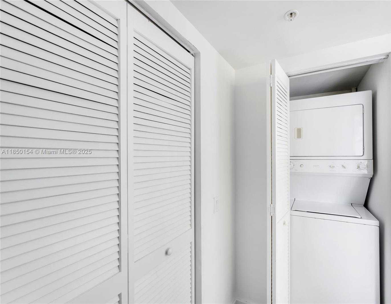 Small Image of 41 SOUTH EAST 5TH ST #1116, Miami Number 24