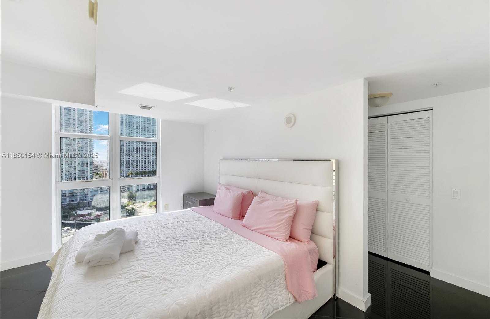 Small Image of 41 SOUTH EAST 5TH ST #1116, Miami Number 26