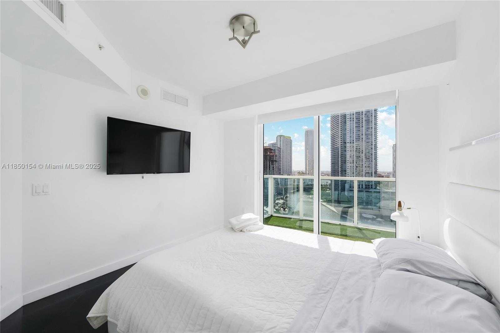 Small Image of 41 SOUTH EAST 5TH ST #1116, Miami Number 40