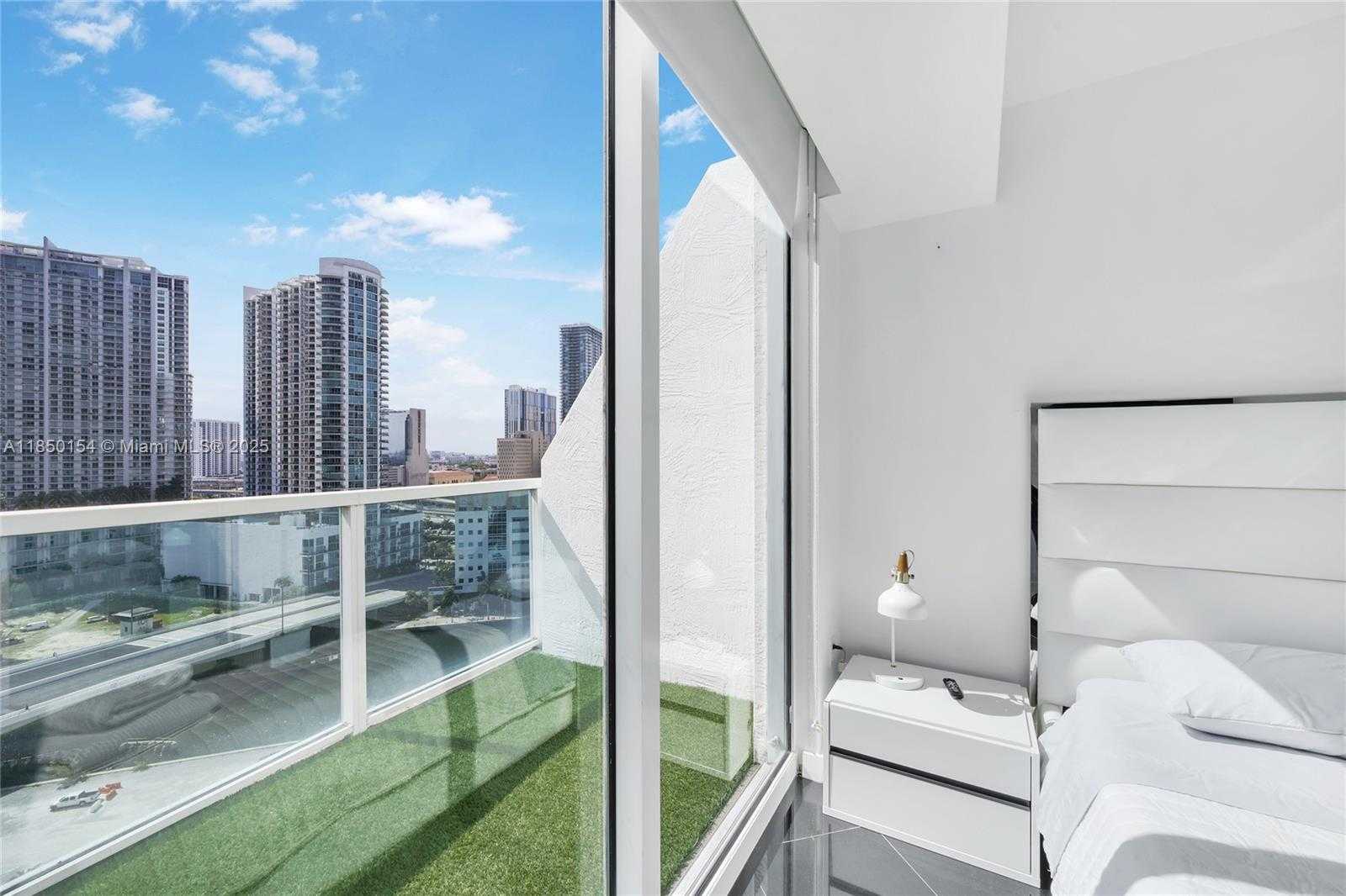 Small Image of 41 SOUTH EAST 5TH ST #1116, Miami Number 43