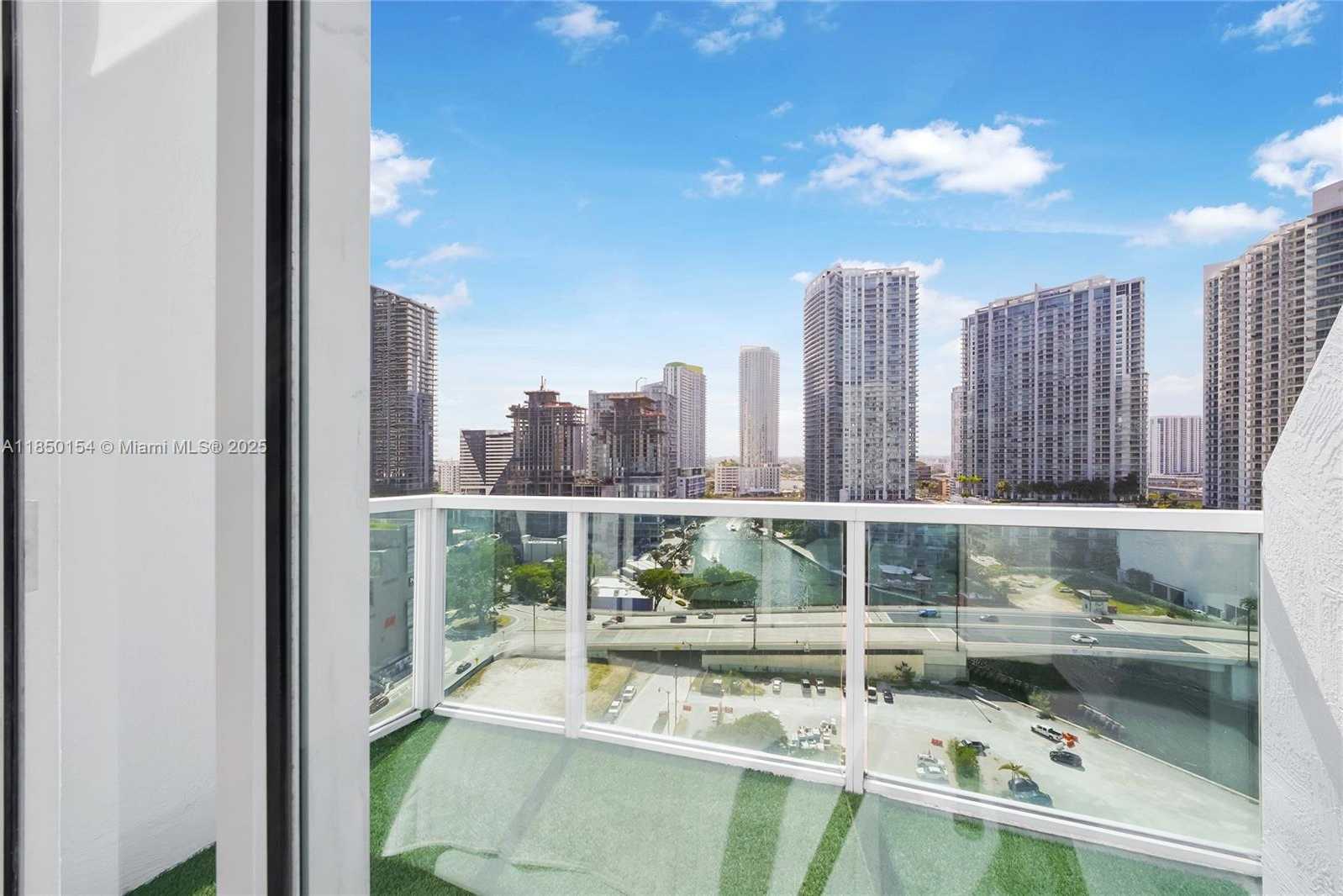 Small Image of 41 SOUTH EAST 5TH ST #1116, Miami Number 44