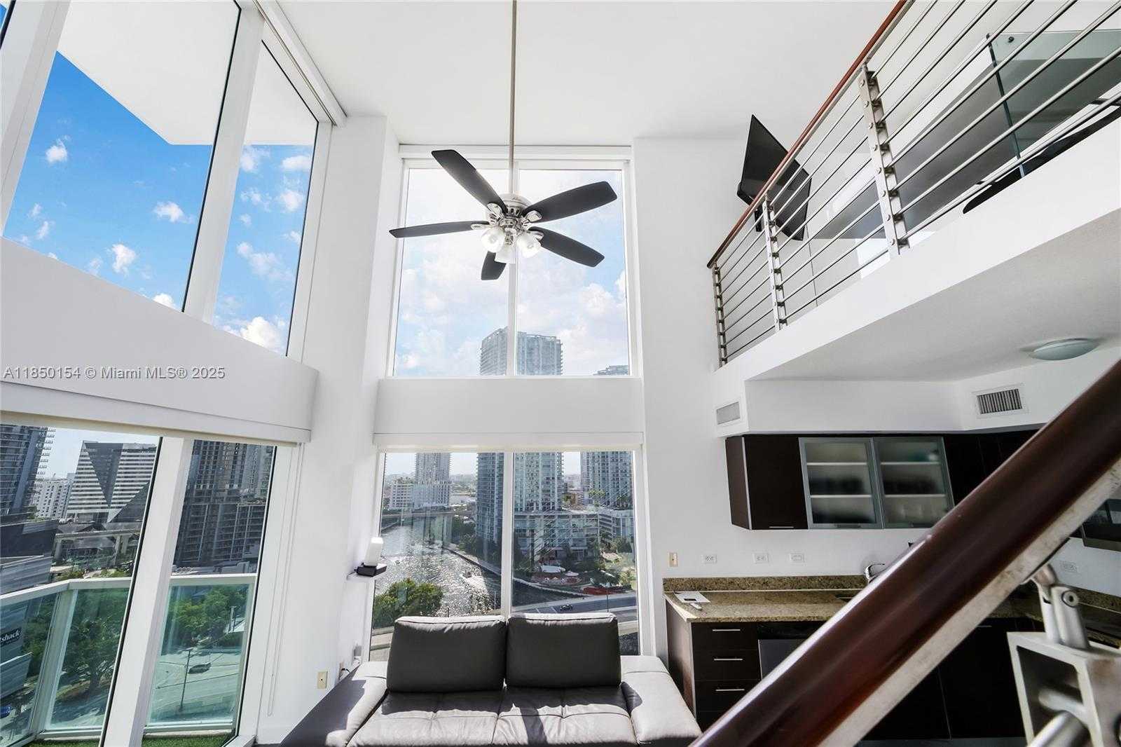 Small Image of 41 SOUTH EAST 5TH ST #1116, Miami Number 77