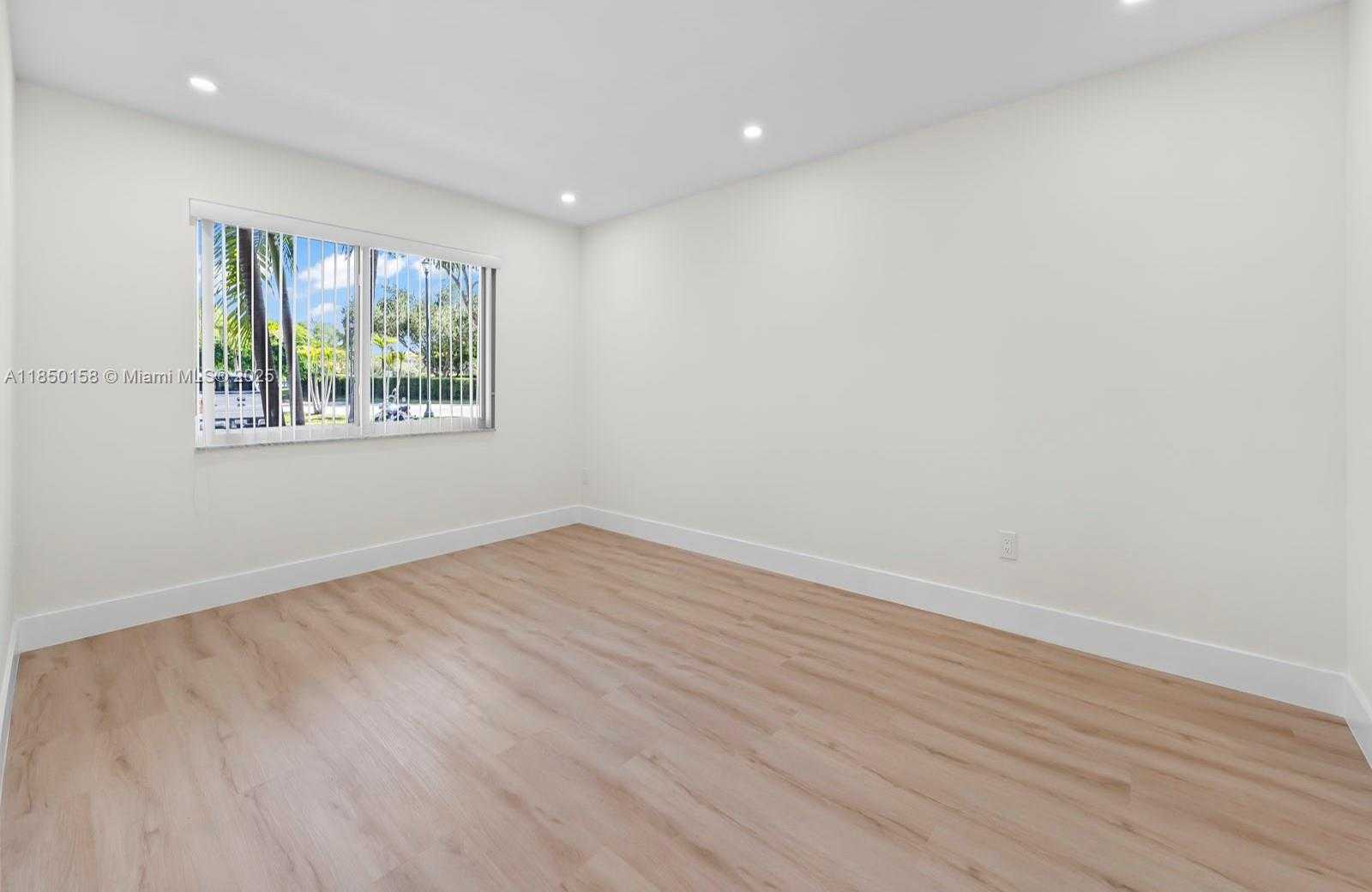 Small Image of 7850 CAMINO REAL #O-116, Miami Number 12