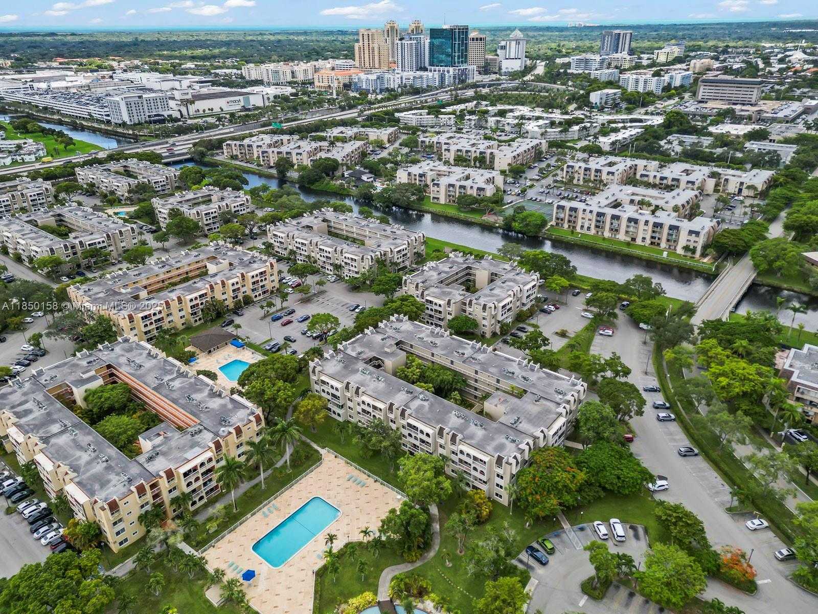 Small Image of 7850 CAMINO REAL #O-116, Miami Number 26