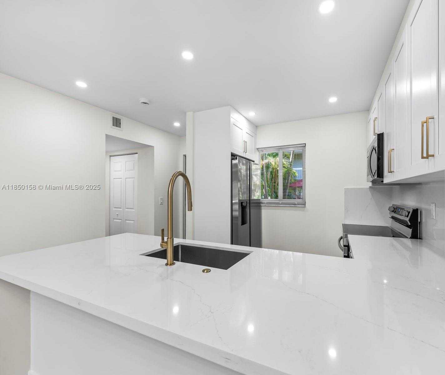 Small Image of 7850 CAMINO REAL #O-116, Miami Number 6