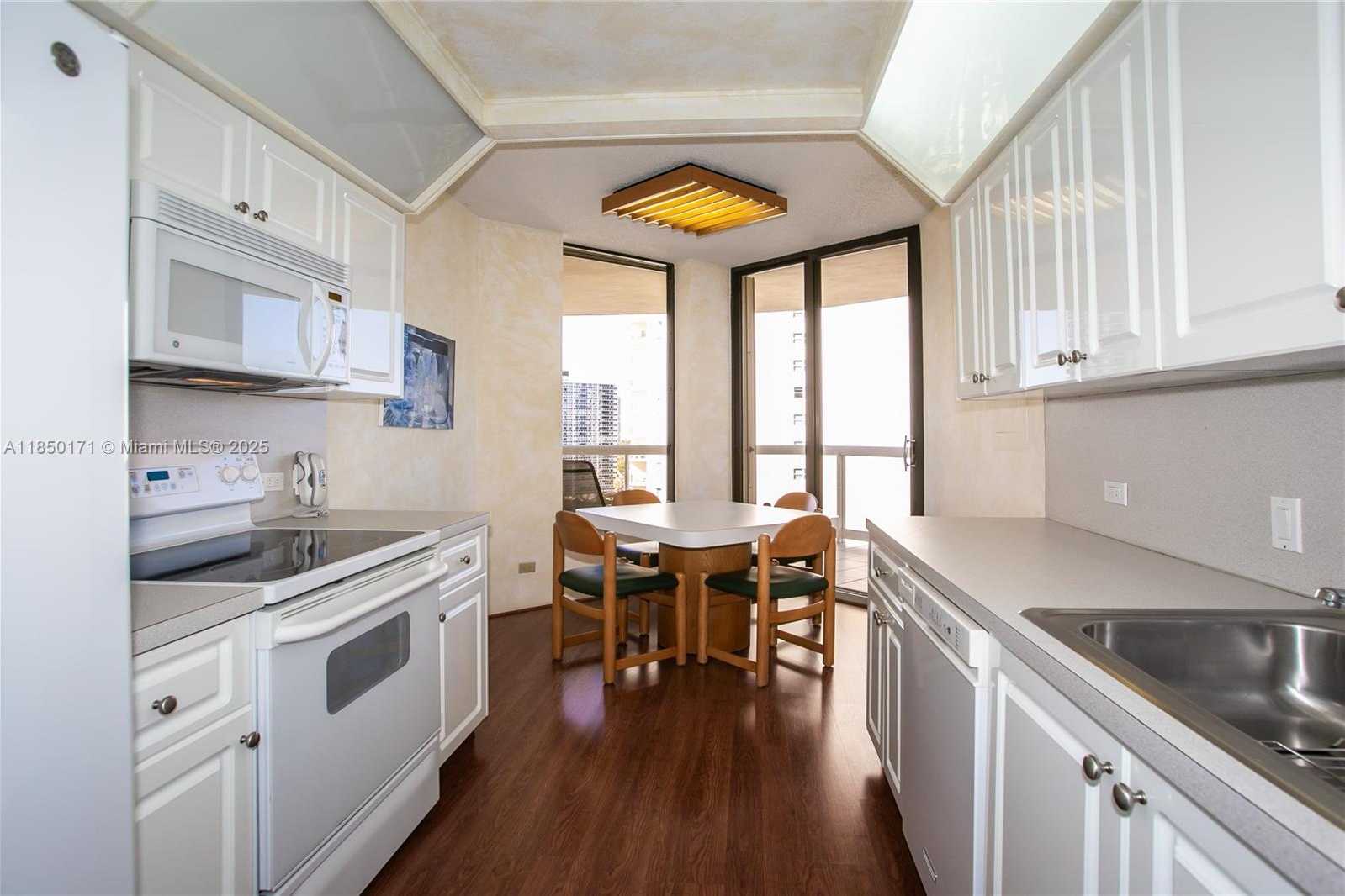 Small Image of 20191 EAST COUNTRY CLUB DR #1405, Aventura Number 6