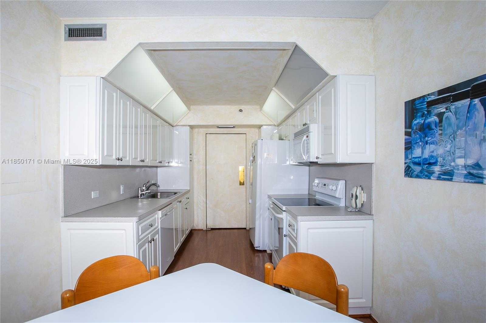 Small Image of 20191 EAST COUNTRY CLUB DR #1405, Aventura Number 8