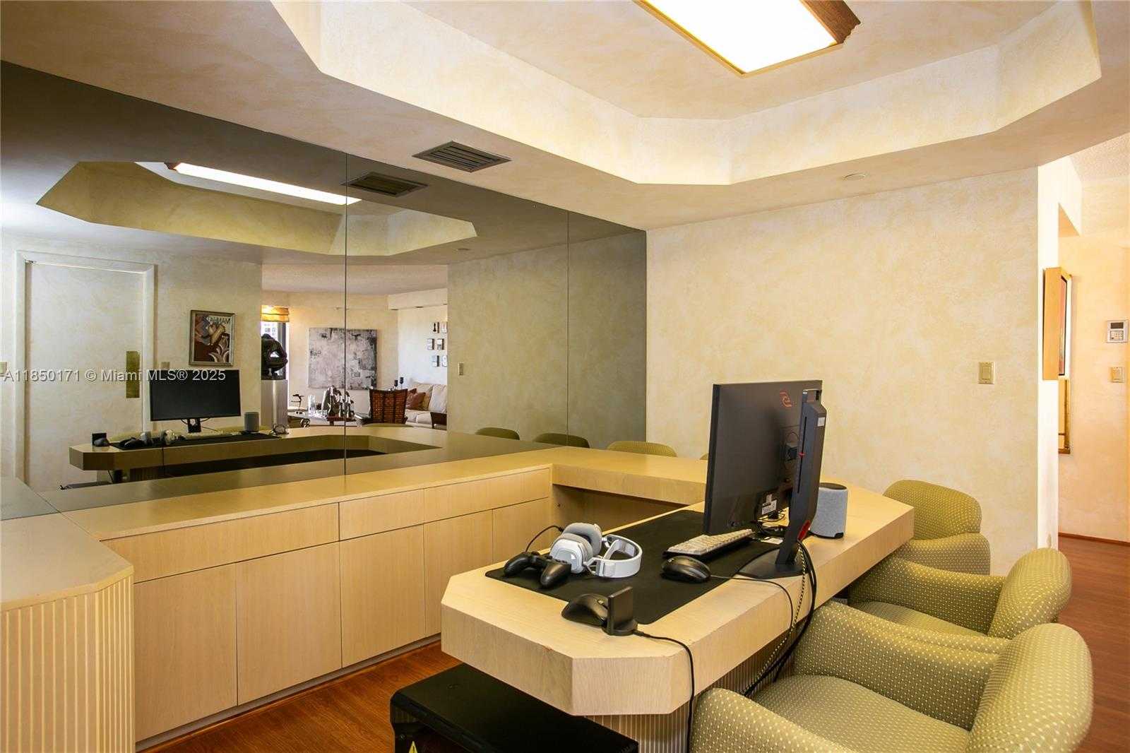 Small Image of 20191 EAST COUNTRY CLUB DR #1405, Aventura Number 9