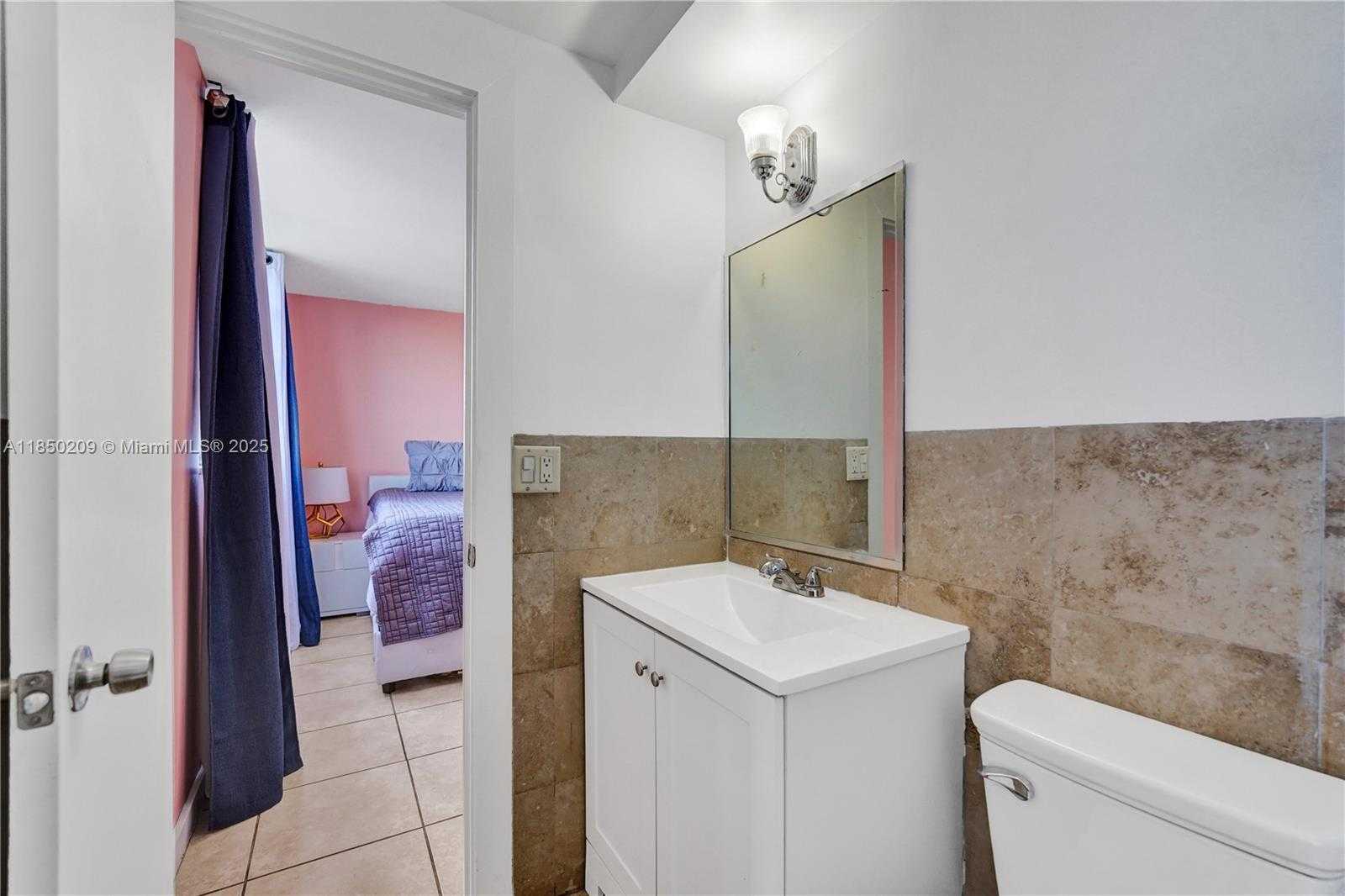 Small Image of 1811 JEFFERSON ST #606, Hollywood Number 11