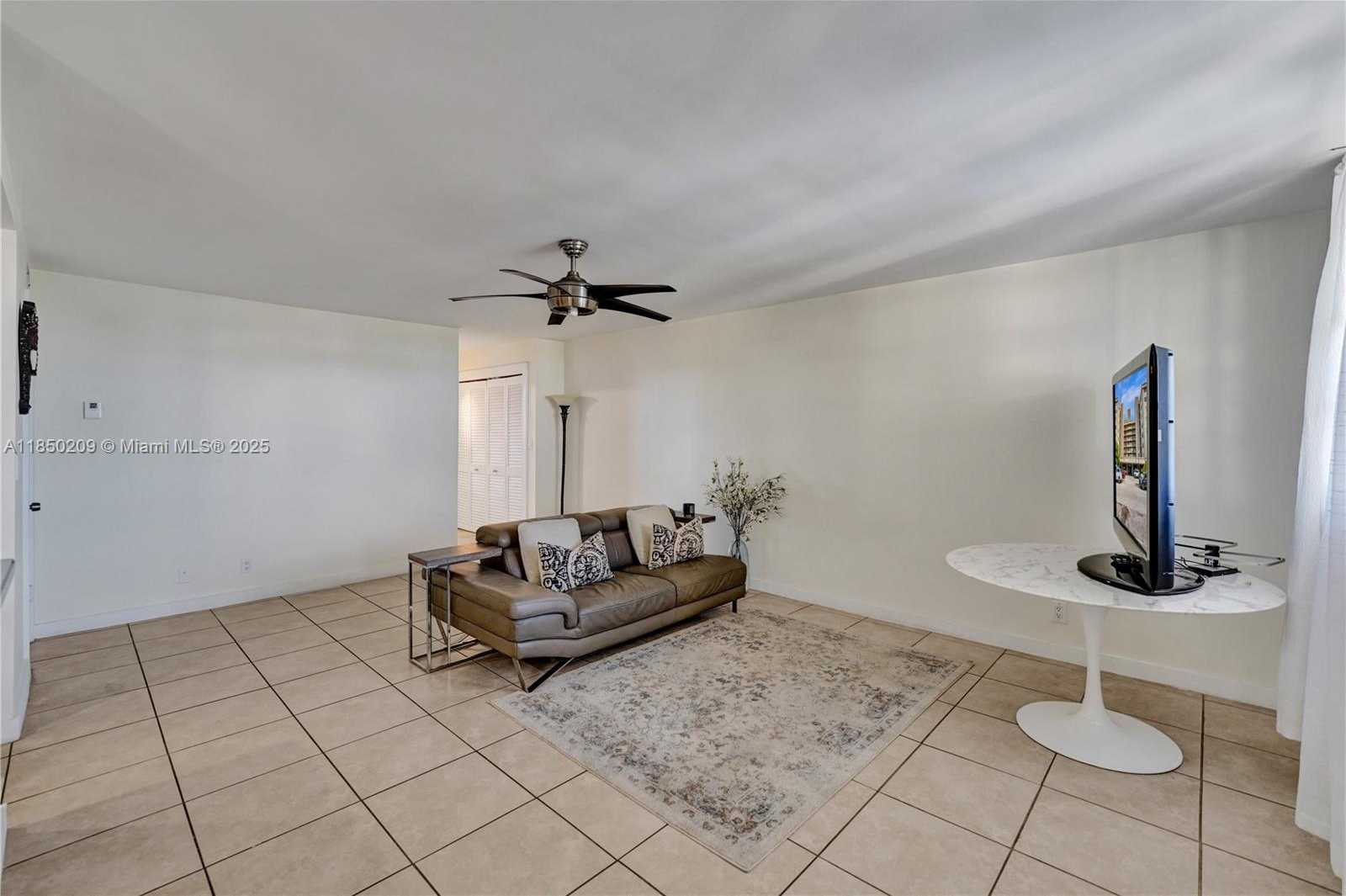 Small Image of 1811 JEFFERSON ST #606, Hollywood Number 17