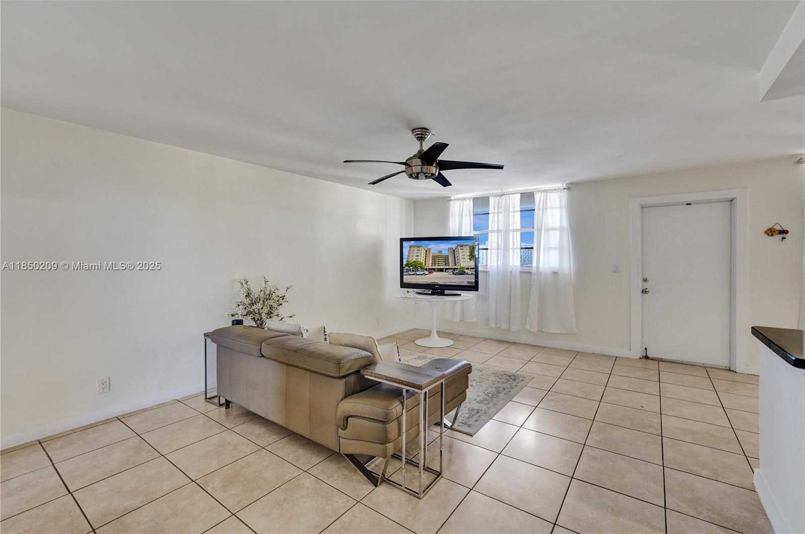 Small Image of 1811 JEFFERSON ST #606, Hollywood Number 19