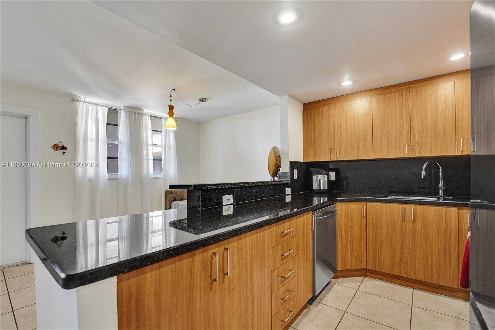 Small Image of 1811 JEFFERSON ST #606, Hollywood Number 2