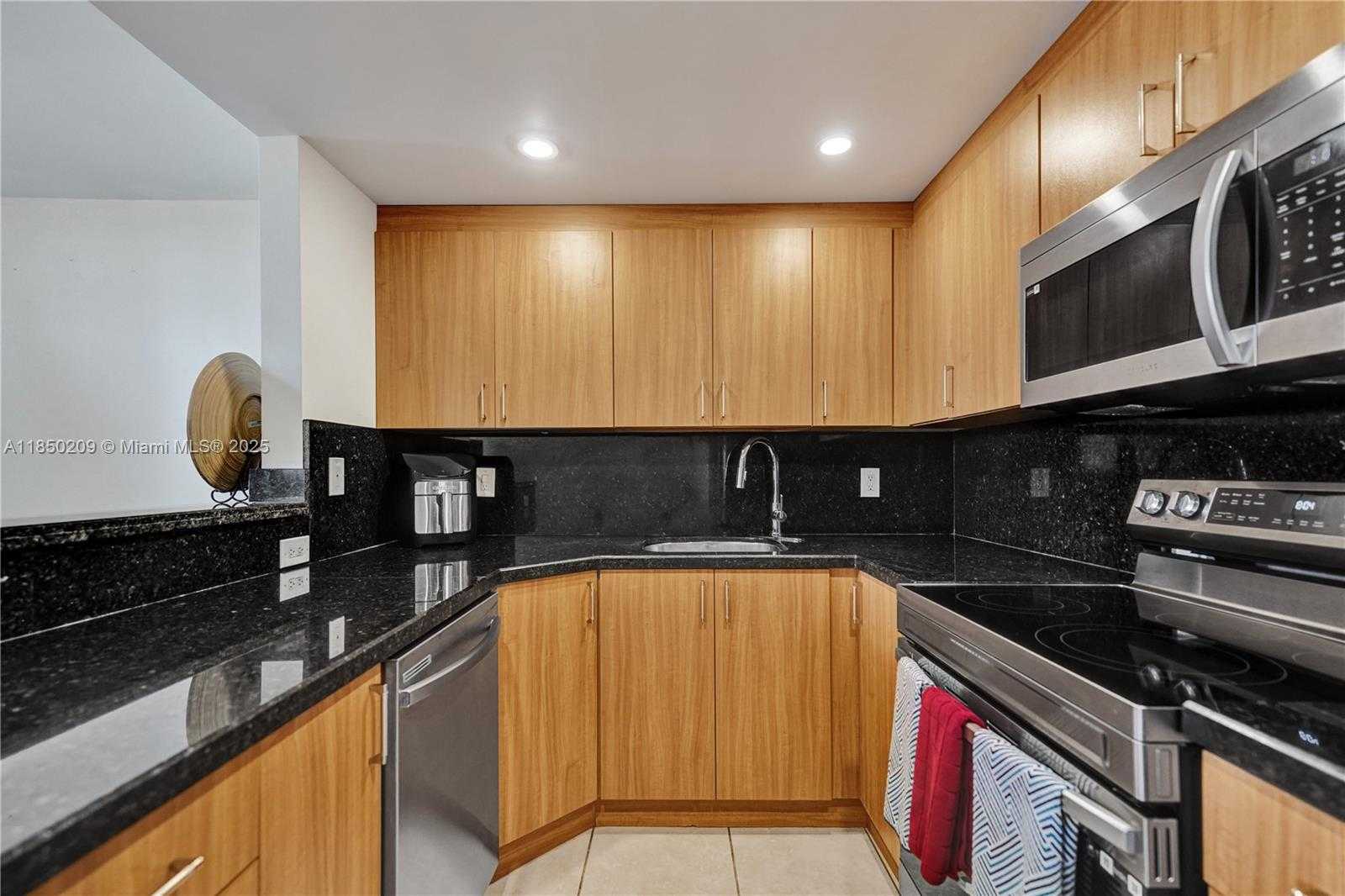 Small Image of 1811 JEFFERSON ST #606, Hollywood Number 32