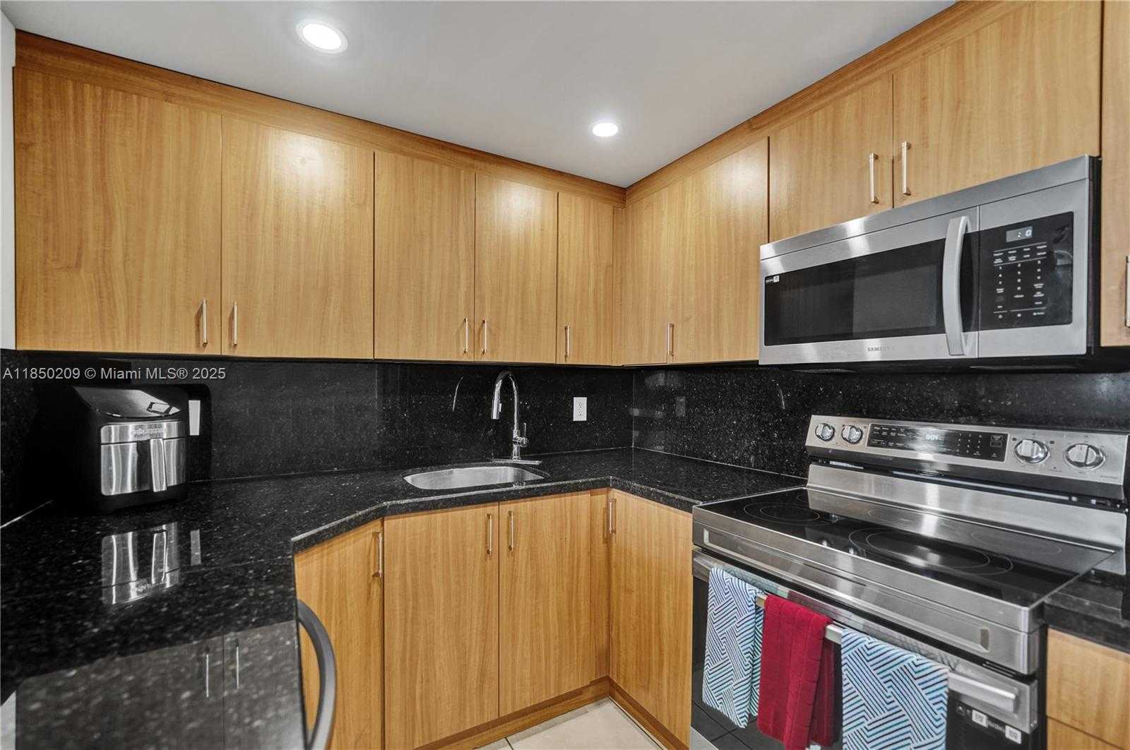 Small Image of 1811 JEFFERSON ST #606, Hollywood Number 33