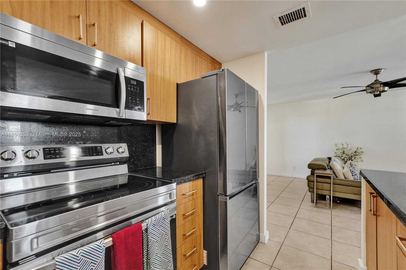 Small Image of 1811 JEFFERSON ST #606, Hollywood Number 34