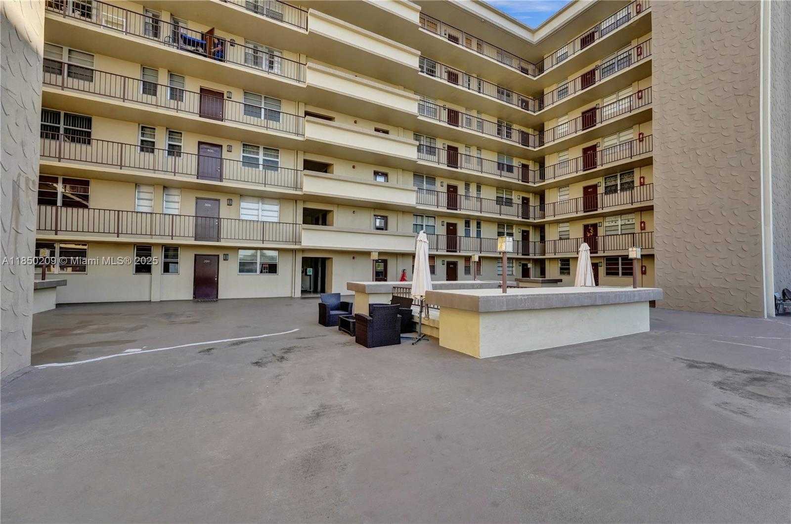 Small Image of 1811 JEFFERSON ST #606, Hollywood Number 51
