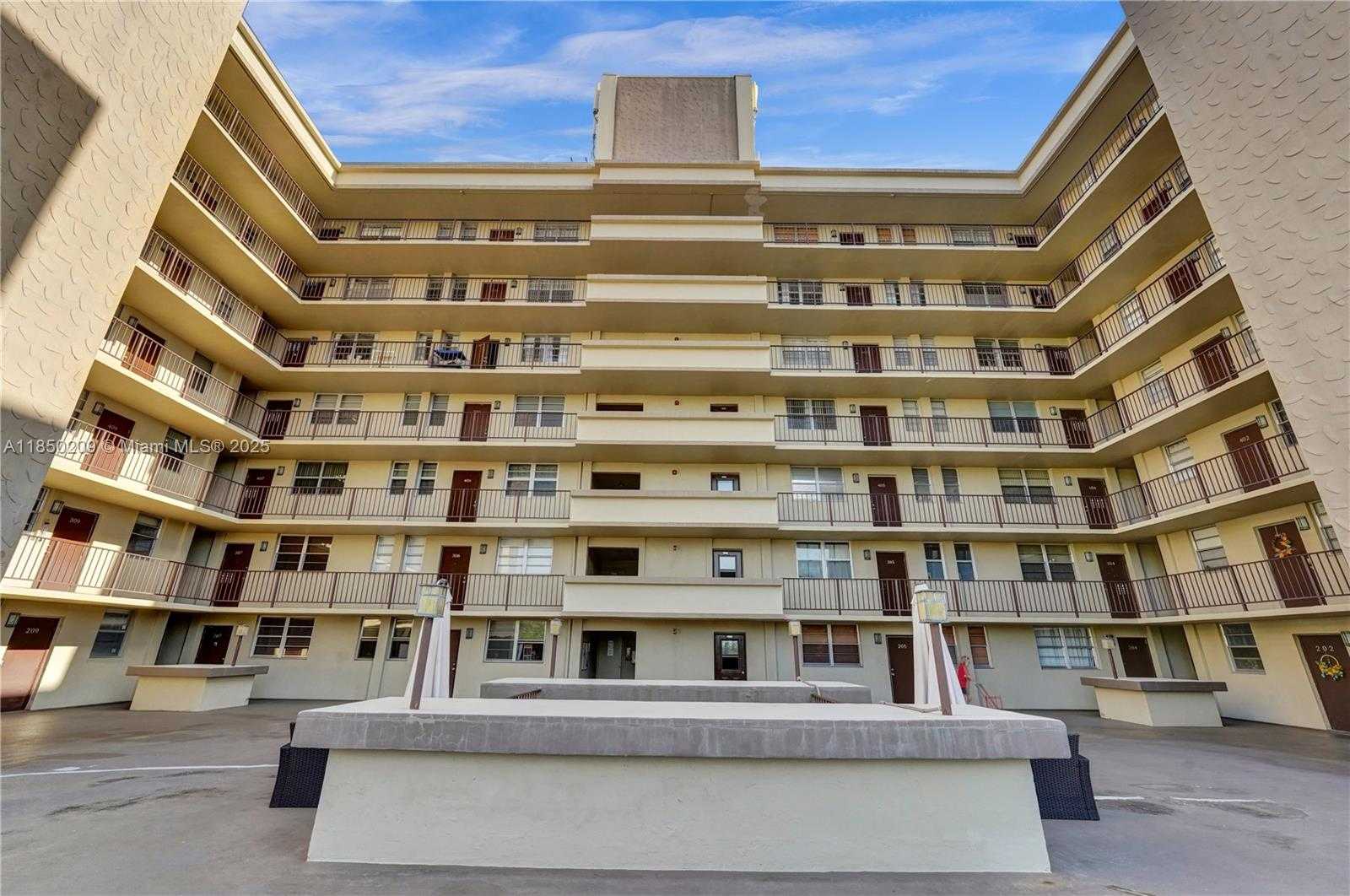 Small Image of 1811 JEFFERSON ST #606, Hollywood Number 52