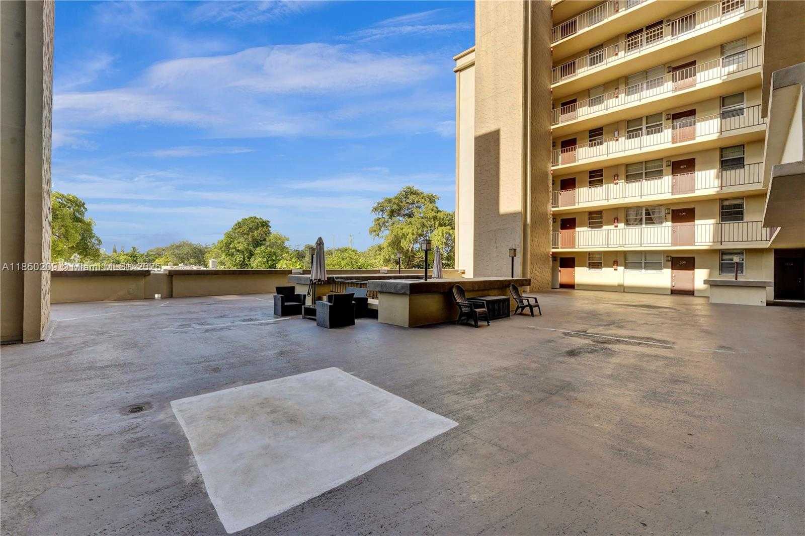 Small Image of 1811 JEFFERSON ST #606, Hollywood Number 53