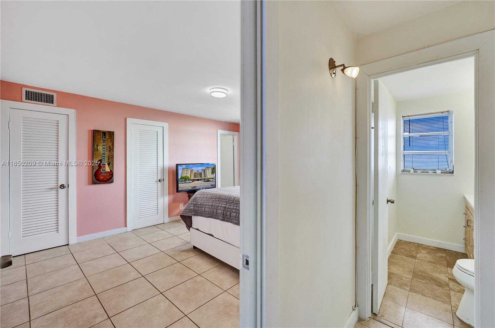 Small Image of 1811 JEFFERSON ST #606, Hollywood Number 8